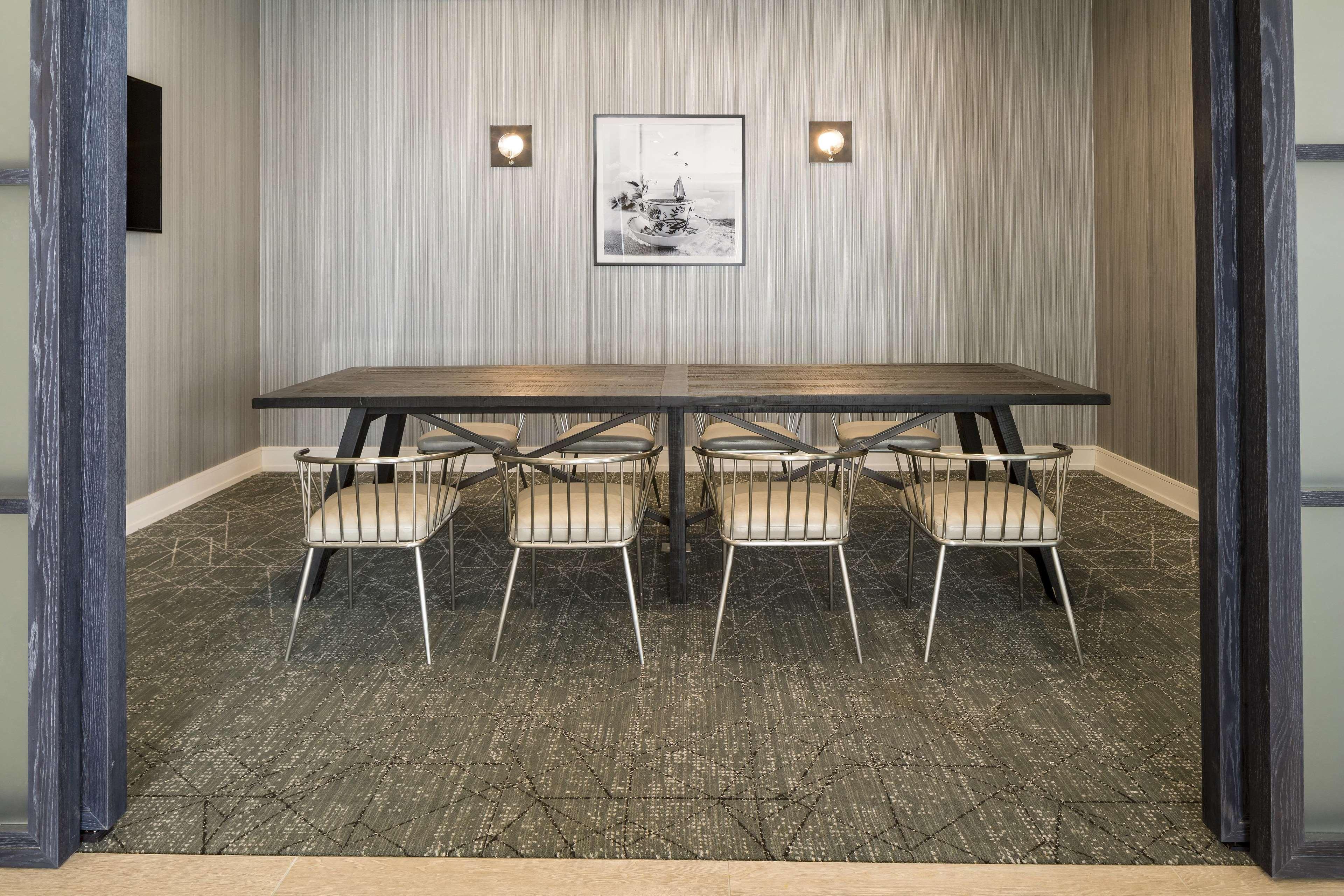 Doubletree By Hilton Boston Logan Airport Chelsea Hotel Facilities photo