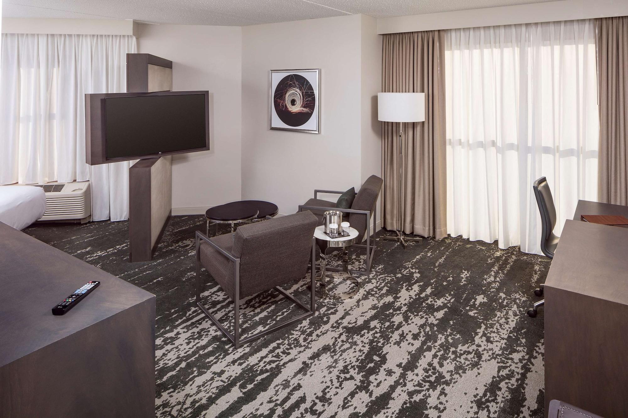 Doubletree By Hilton Boston Logan Airport Chelsea Hotel Exterior photo